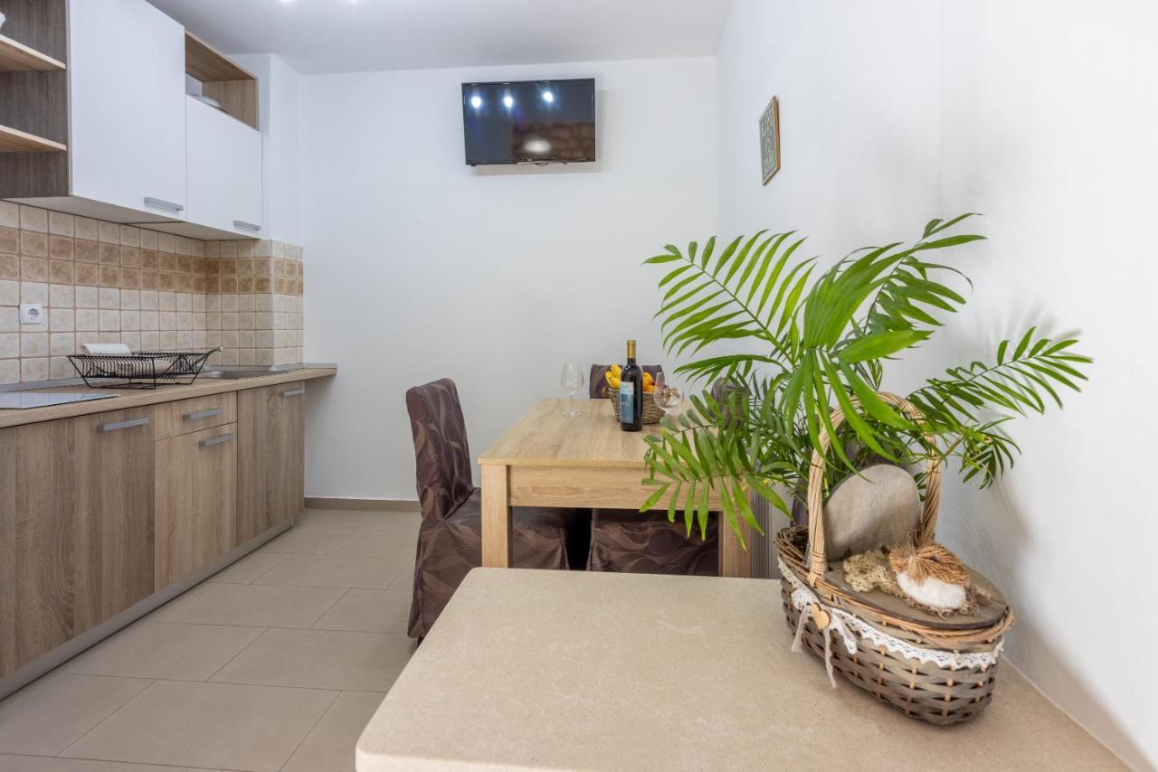 Apartmani Anita Dramalj Exteriör bild